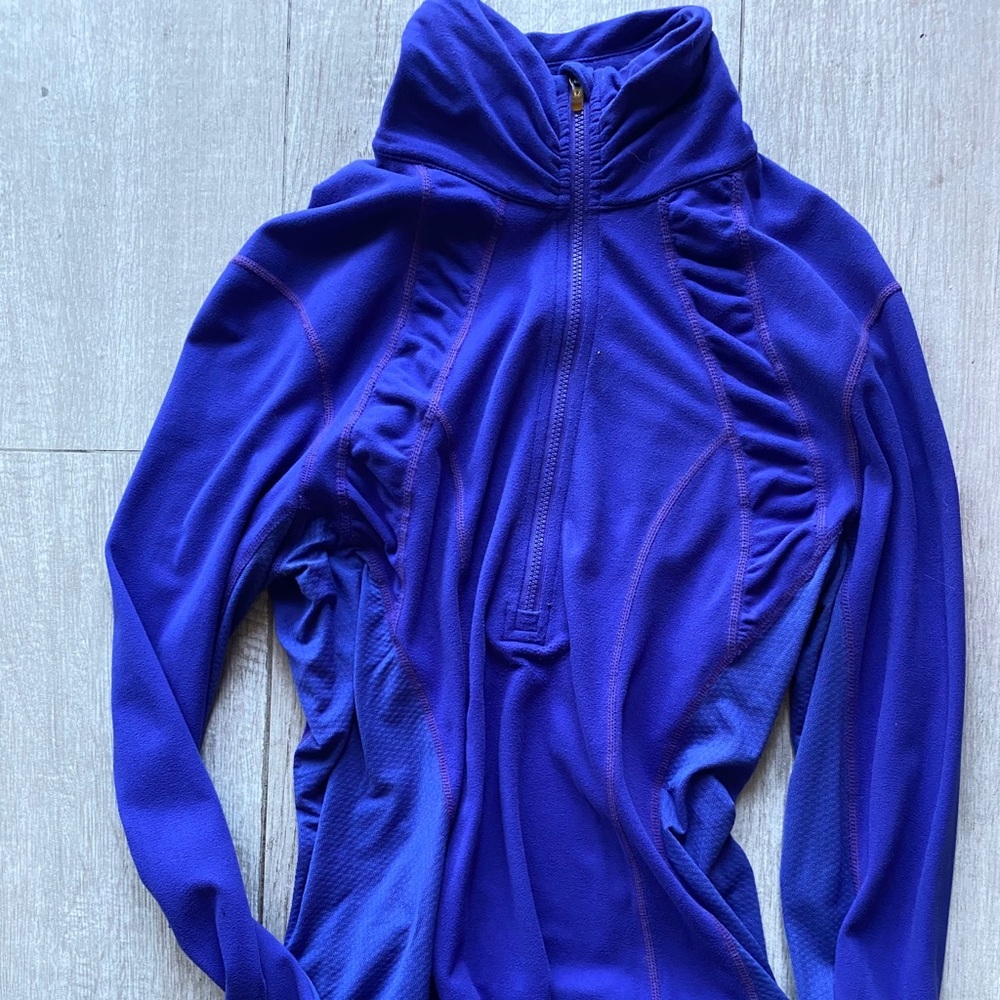 LULULEMON PULL OVER